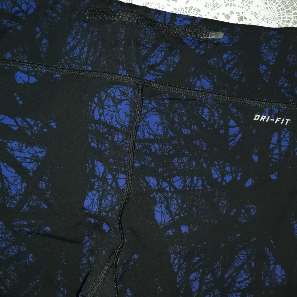 Nike Dri fit workout leggings - Picture 3 of 4